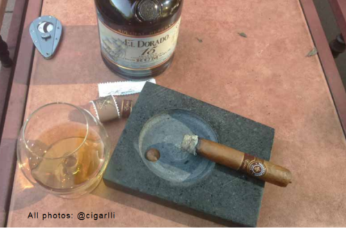 Rum El Dorado 15 - parowanie cygara