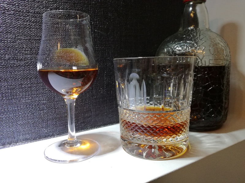 Rum - przykładowy sposób podania